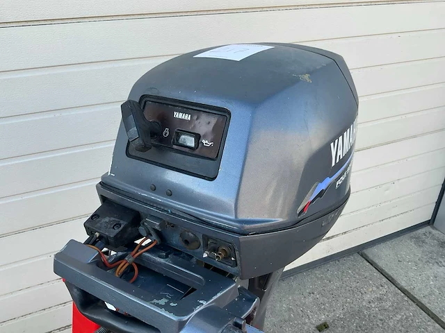 Yamaha 9.9 pk 4 takt buitenboordmotor - afbeelding 6 van  8