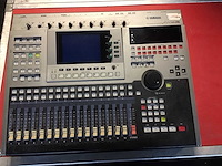 Yamaha aw4416 digitale mengtafel - afbeelding 1 van  5
