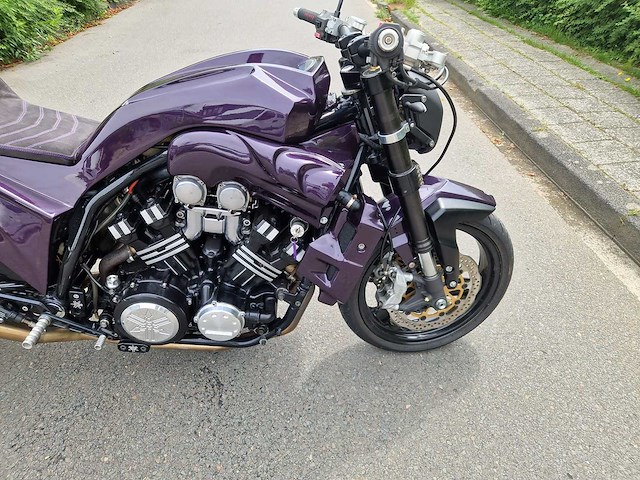 Yamaha chopper vmx 1200 v-max motorfiets - afbeelding 6 van  13
