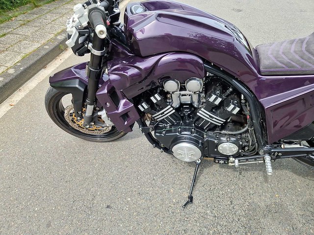 Yamaha chopper vmx 1200 v-max motorfiets - afbeelding 9 van  13