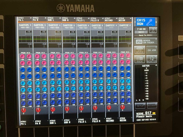 Yamaha cl3 digitale mixer met meter bridge - afbeelding 8 van  12