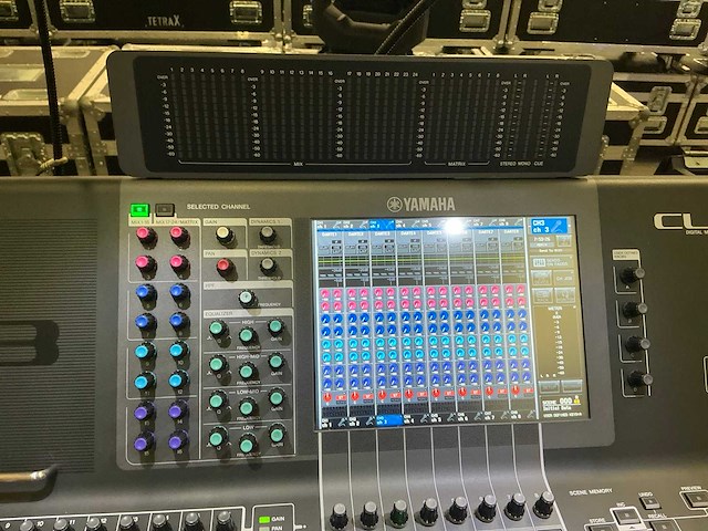 Yamaha cl3 digitale mixer met meter bridge - afbeelding 8 van  13