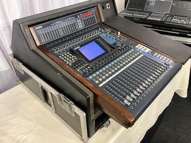 Yamaha dm 1000 digitale mengtafel - afbeelding 3 van  9