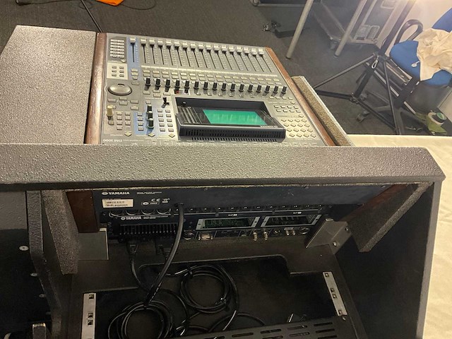 Yamaha dm 1000 digitale mengtafel - afbeelding 4 van  9