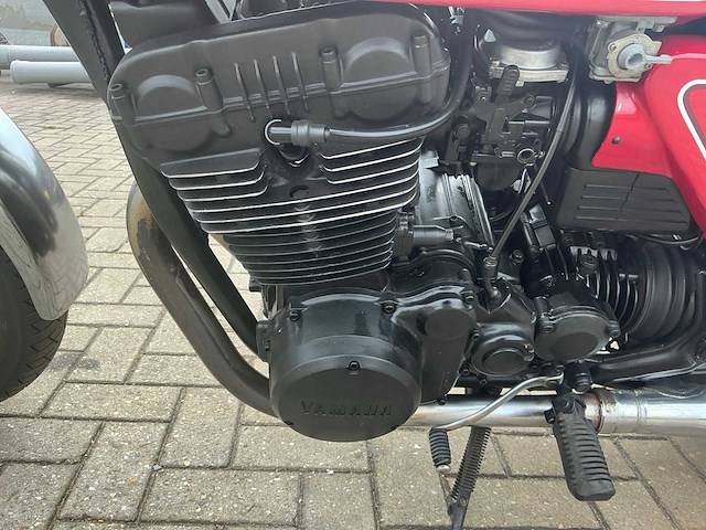 Yamaha dohc 750 motorfiets 3 cilinder - afbeelding 15 van  15