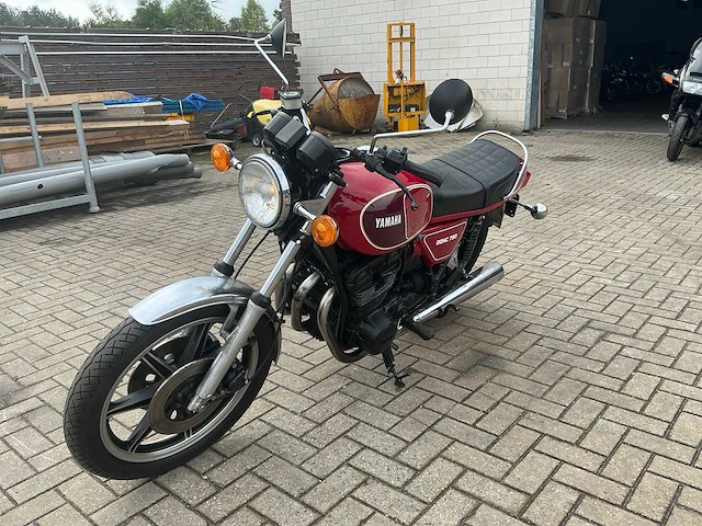 Yamaha dohc 750 motorfiets 3 cilinder - afbeelding 1 van  10