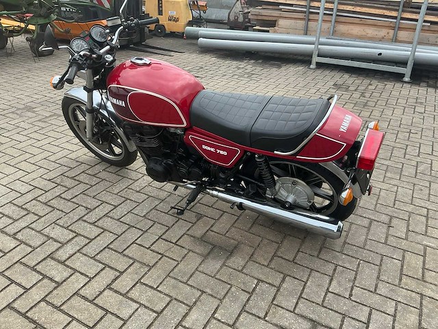 Yamaha dohc 750 motorfiets 3 cilinder - afbeelding 7 van  10