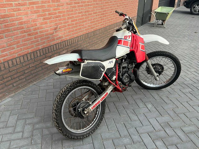 Yamaha dt 125 lc 57u motorfiets - afbeelding 12 van  17
