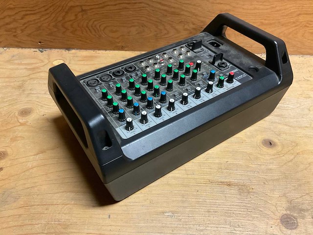 Yamaha emx 2 powermixer - afbeelding 4 van  5