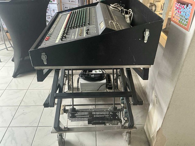 Yamaha emx-3500 digitale mengtafel - afbeelding 6 van  15