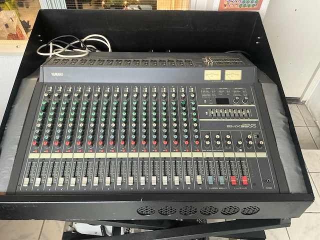 Yamaha emx-3500 digitale mengtafel - afbeelding 10 van  15