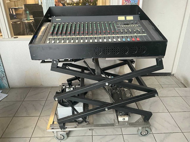 Yamaha emx-3500 digitale mengtafel - afbeelding 14 van  15