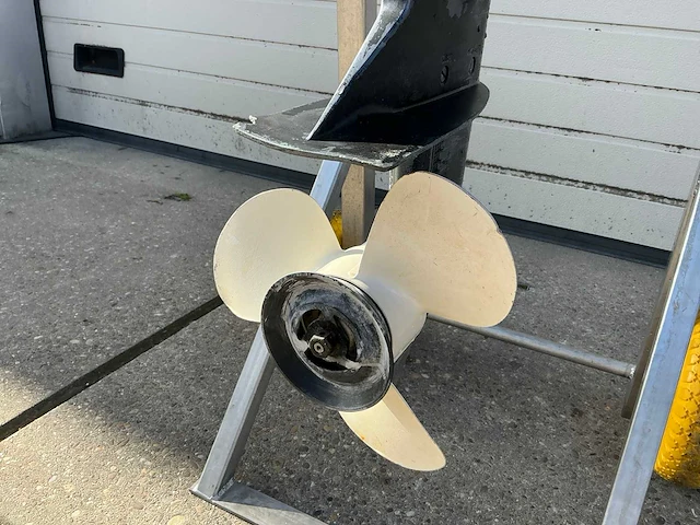 Yamaha f9.9ae 4 takt langstaart buitenboordmotor - afbeelding 7 van  11
