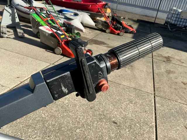 Yamaha f9.9ae 4 takt langstaart buitenboordmotor - afbeelding 10 van  11
