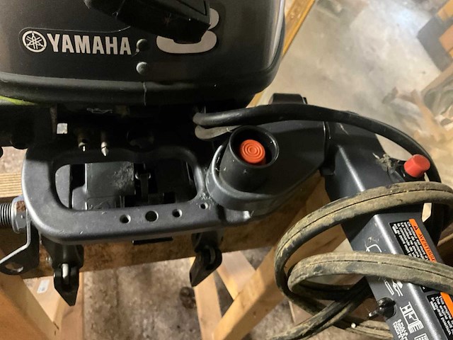 Yamaha four stroke 8 pk buitenboordmotor - afbeelding 7 van  11