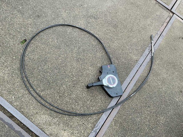 Yamaha fourstroke 9,9 pk buitenboordmotor - afbeelding 14 van  14