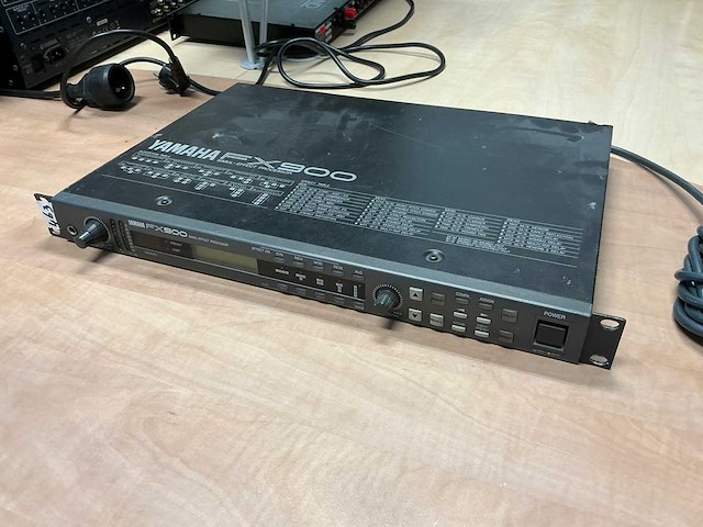 Yamaha fx900 signaal processor - afbeelding 1 van  4