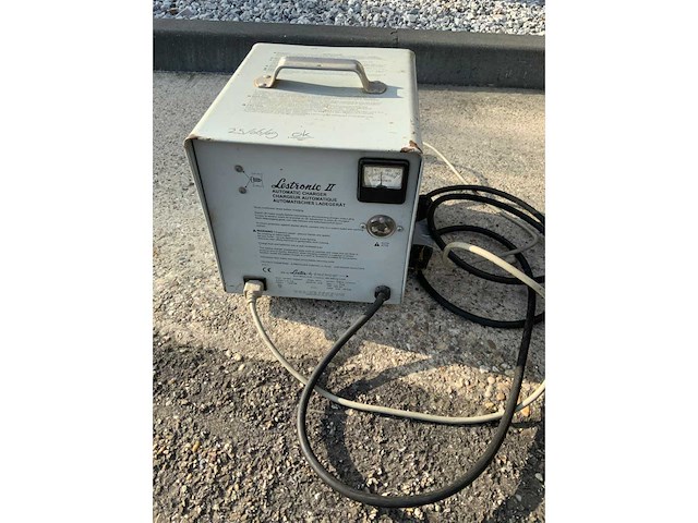 Yamaha golfkar met acculader - afbeelding 6 van  7