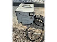 Yamaha golfkar met acculader - afbeelding 6 van  7