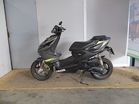 Yamaha liguid cooled - bromscooter - aerox r naked injectie - scooter