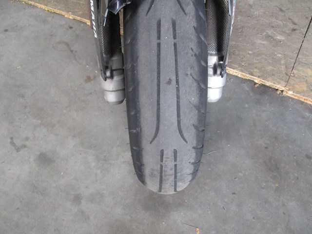 Yamaha liguid cooled - bromscooter - aerox r naked injectie - scooter - afbeelding 6 van  11