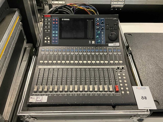 Yamaha ls9-16 digitale mengtafel - afbeelding 1 van  6