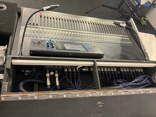Yamaha ls9-32 digitale mengtafel - afbeelding 4 van  9