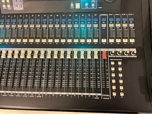 Yamaha ls9-32 digitale mengtafel - afbeelding 9 van  9