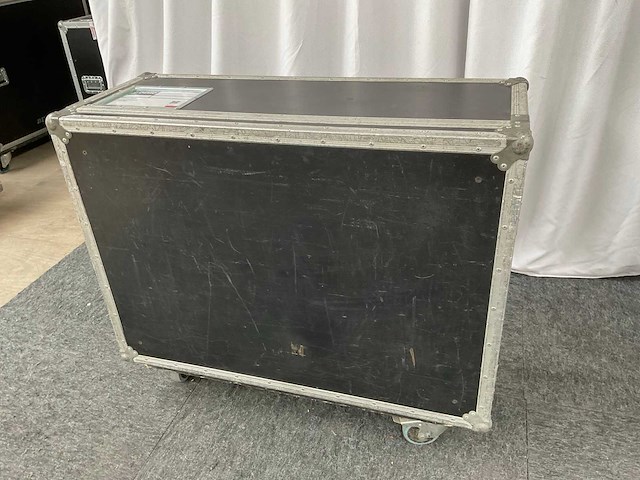 Yamaha ls9-32 digitale mengtafel - afbeelding 2 van  7