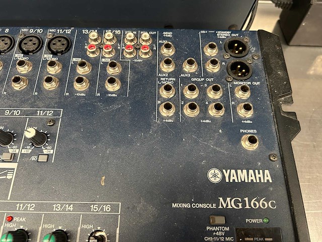 Yamaha mg166c mengpaneel met showtec lite power dmx controller - afbeelding 5 van  6