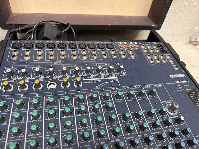 Yamaha mg166cx digitale mengtafel - afbeelding 2 van  4