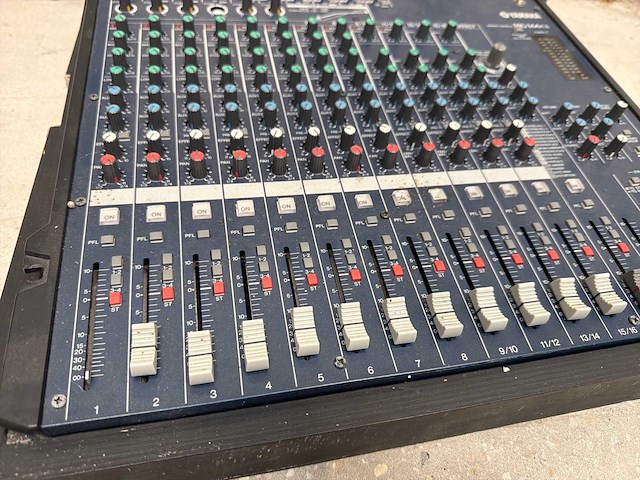 Yamaha mg166cx digitale mengtafel - afbeelding 3 van  4