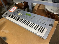 Yamaha motif es6 synthesizer keyboard - afbeelding 1 van  9