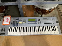 Yamaha motif es6 synthesizer keyboard - afbeelding 2 van  9