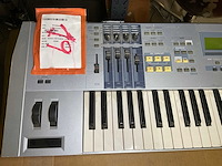 Yamaha motif es6 synthesizer keyboard - afbeelding 4 van  9