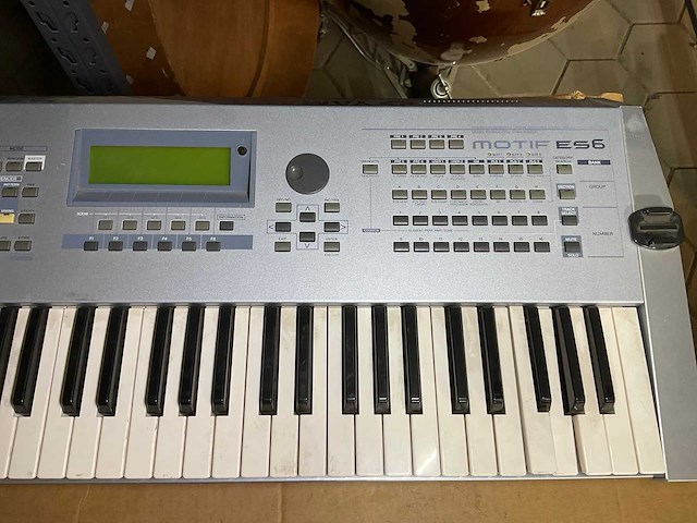 Yamaha motif es6 synthesizer keyboard - afbeelding 5 van  9