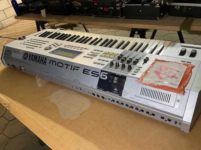 Yamaha motif es6 synthesizer keyboard - afbeelding 6 van  9