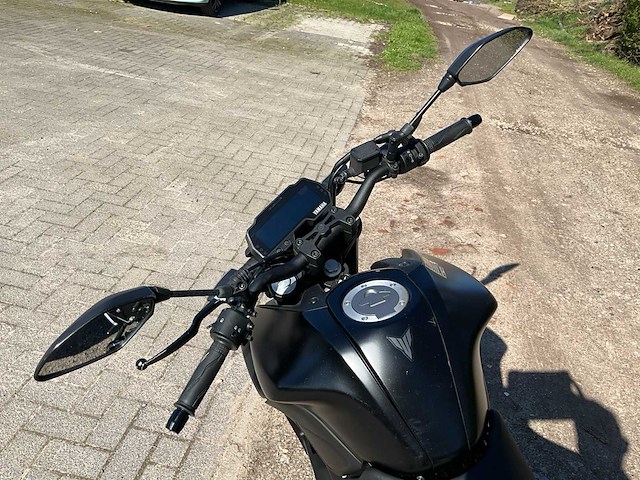 Yamaha mt-125 motorfiets - afbeelding 17 van  18
