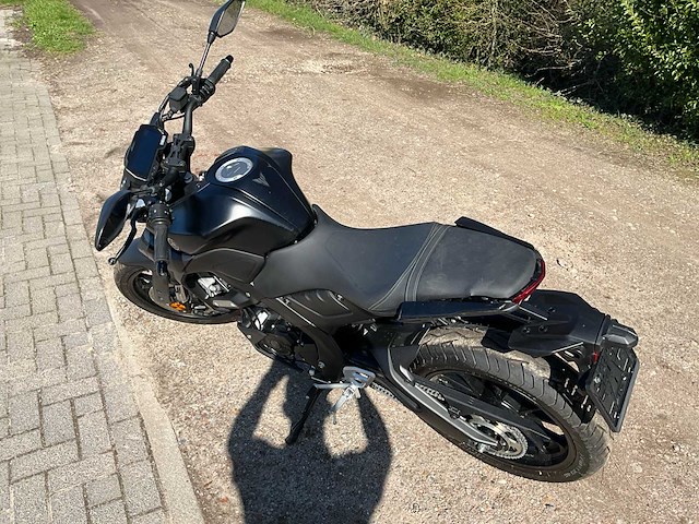 Yamaha mt-125 motorfiets - afbeelding 18 van  18