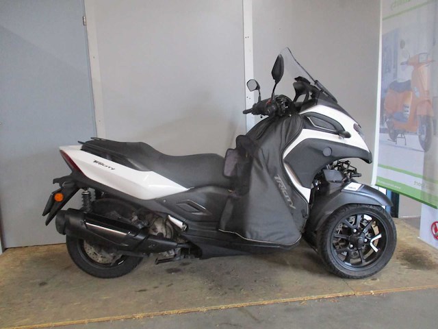 Yamaha mwd - driewieler motor scooter - tricity 300 abs - motorcycle - afbeelding 16 van  16