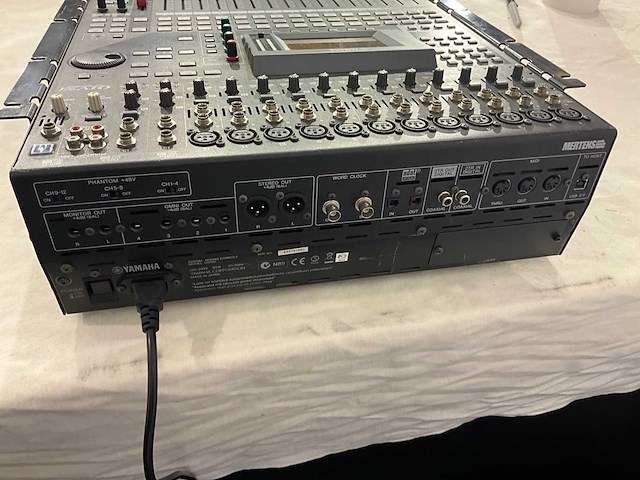 Yamaha o1v96i digitale mengtafel - afbeelding 6 van  11