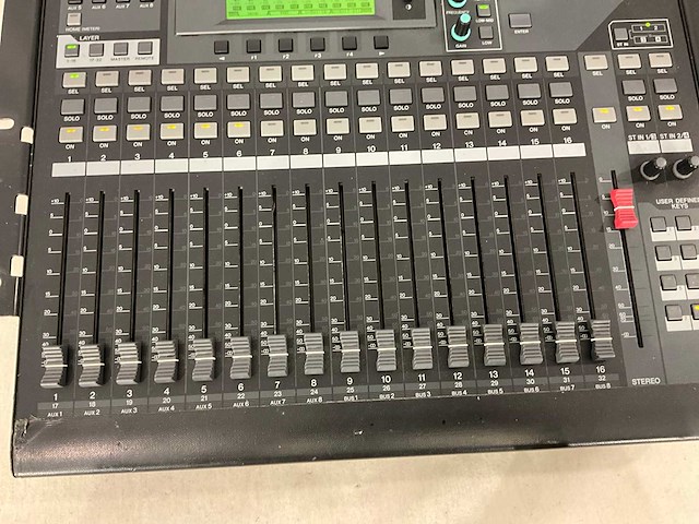 Yamaha o1v96i digitale mengtafel - afbeelding 9 van  11
