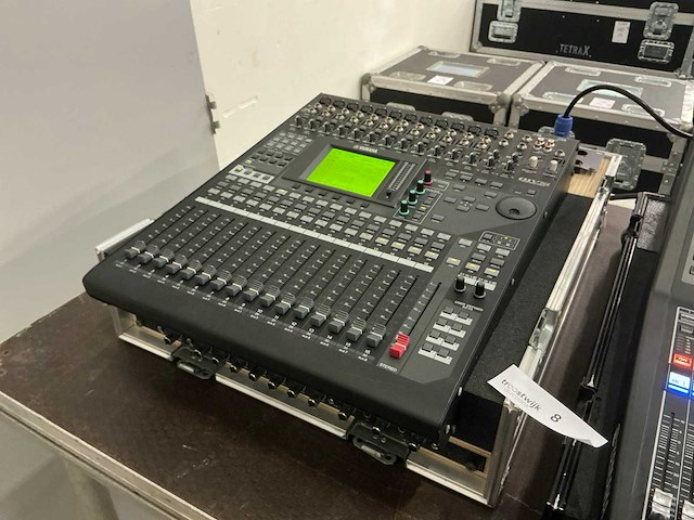 Yamaha o1v96i digitale mixer met profire 2626 audio interface - afbeelding 1 van  12