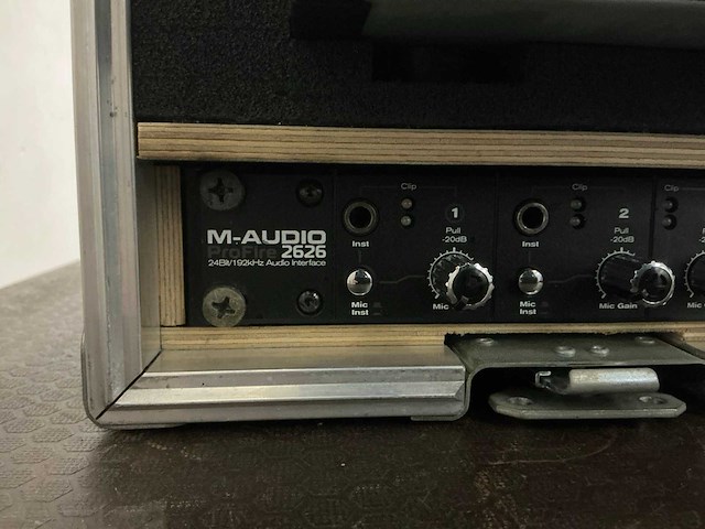 Yamaha o1v96i digitale mixer met profire 2626 audio interface - afbeelding 6 van  12