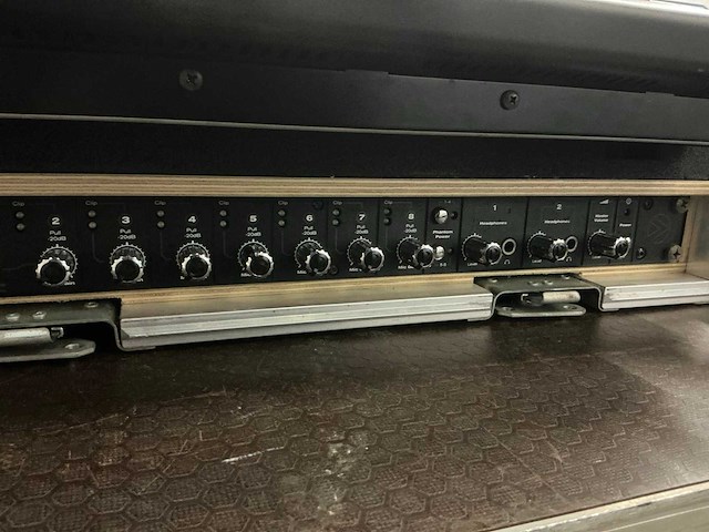 Yamaha o1v96i digitale mixer met profire 2626 audio interface - afbeelding 7 van  12