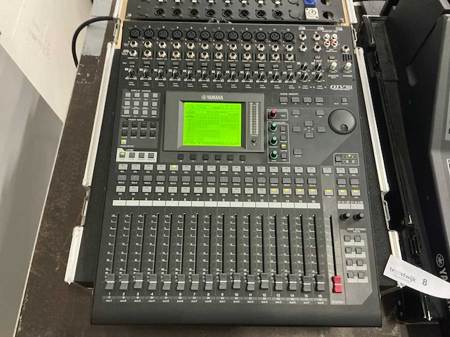 Yamaha o1v96i digitale mixer met profire 2626 audio interface - afbeelding 8 van  12