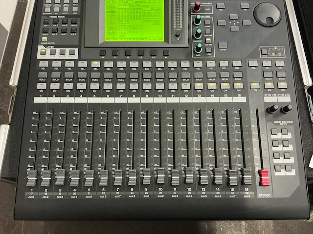 Yamaha o1v96i digitale mixer met profire 2626 audio interface - afbeelding 9 van  12
