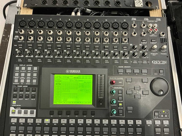 Yamaha o1v96i digitale mixer met profire 2626 audio interface - afbeelding 10 van  12