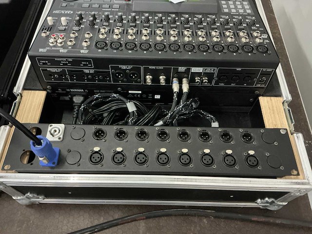 Yamaha o1v96i digitale mixer met profire 2626 audio interface - afbeelding 12 van  12