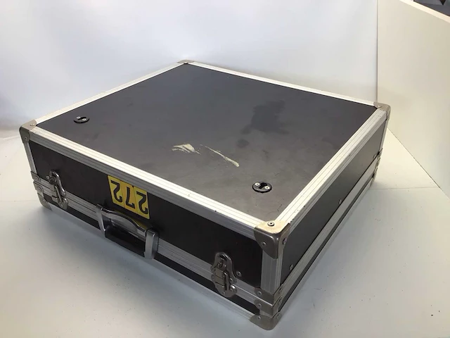 Yamaha promix 01 digitale mengtafel - afbeelding 4 van  4